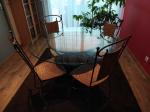 Table et chaises assorties - Miniature