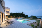 Villa en bord de mer avec piscine et jardin - Miniature
